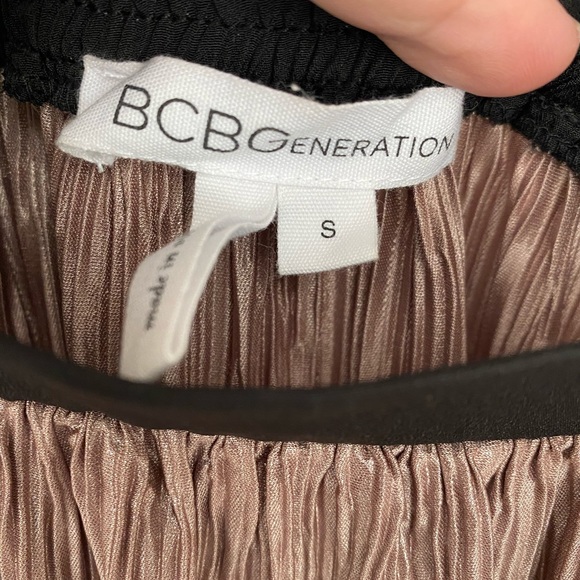 BCBG • Metallic Rose New Years Party Pocket Pleated Mini Skirt - Picture 5 of 11